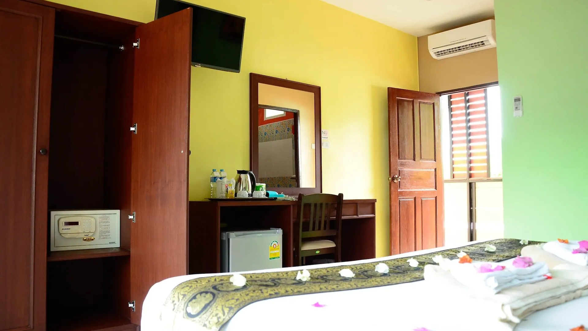 Chongkhao Resort- Phi Phi Island Отель Пхипхи